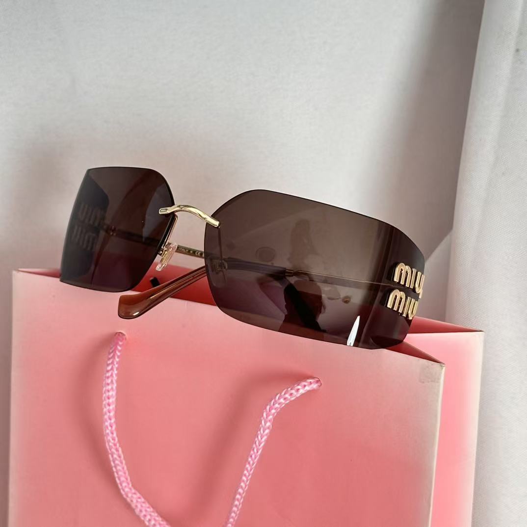 M1UM1U 高品質サングラス【50％割引+送料無料】