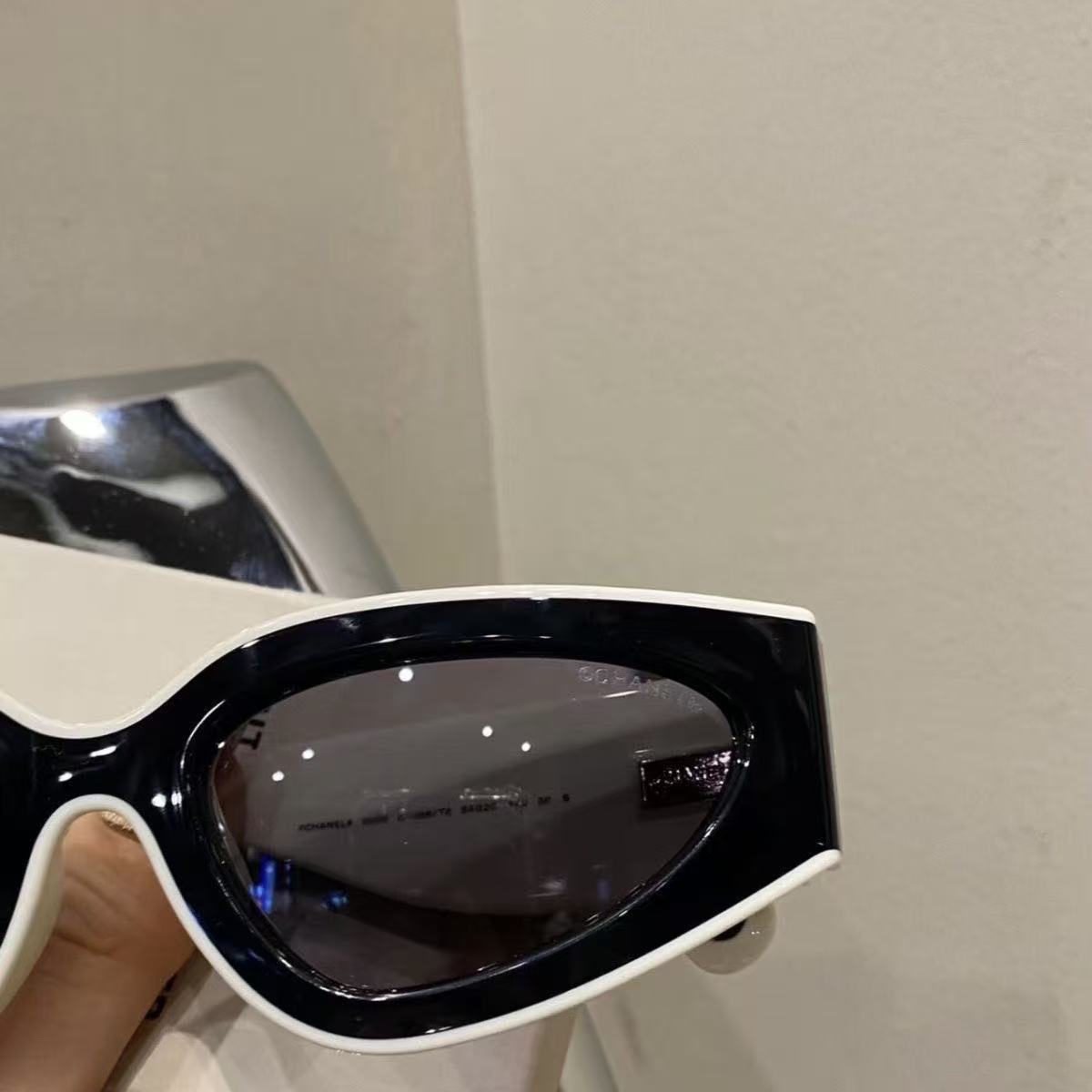 CHANE1 ダブルC ブラック＆ホワイト グラス【50％割引+送料無料】