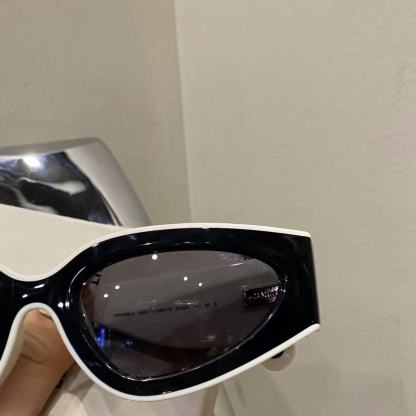 CHANE1 ダブルC ブラック＆ホワイト グラス【50％割引+送料無料】