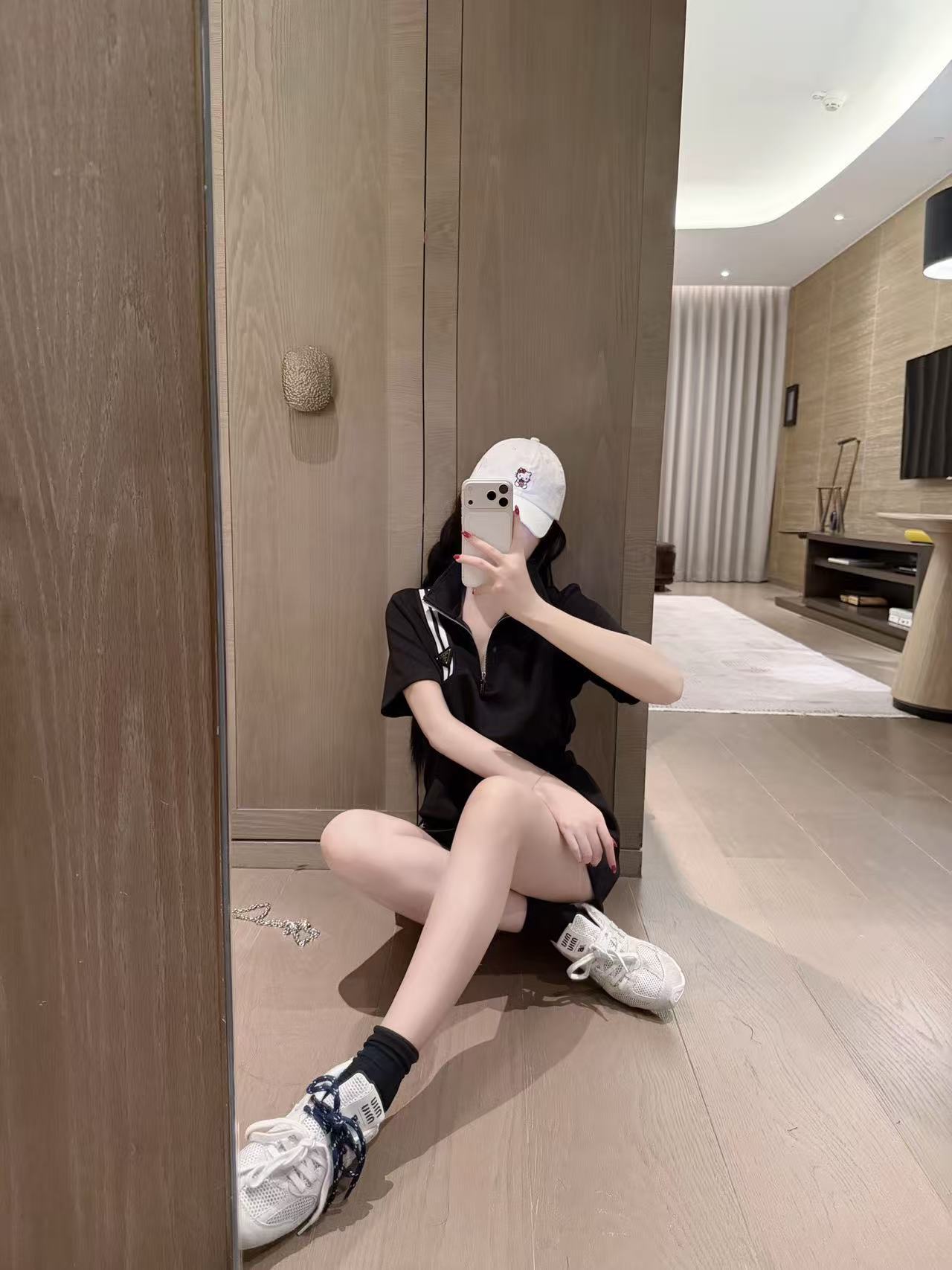 PR4DA トライアングルロゴトップス+スカート 2点セット【50％割引+送料無料】