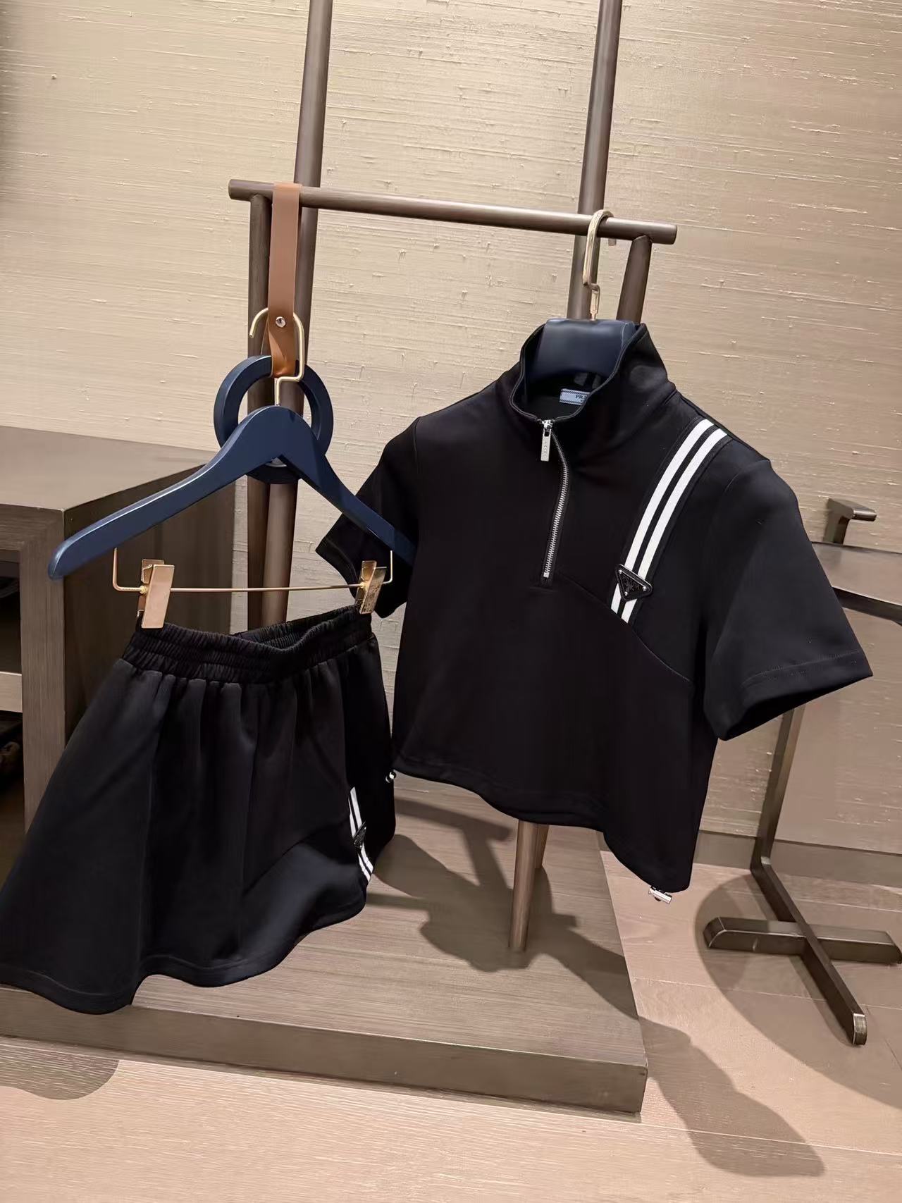 PR4DA トライアングルロゴトップス+スカート 2点セット【50％割引+送料無料】