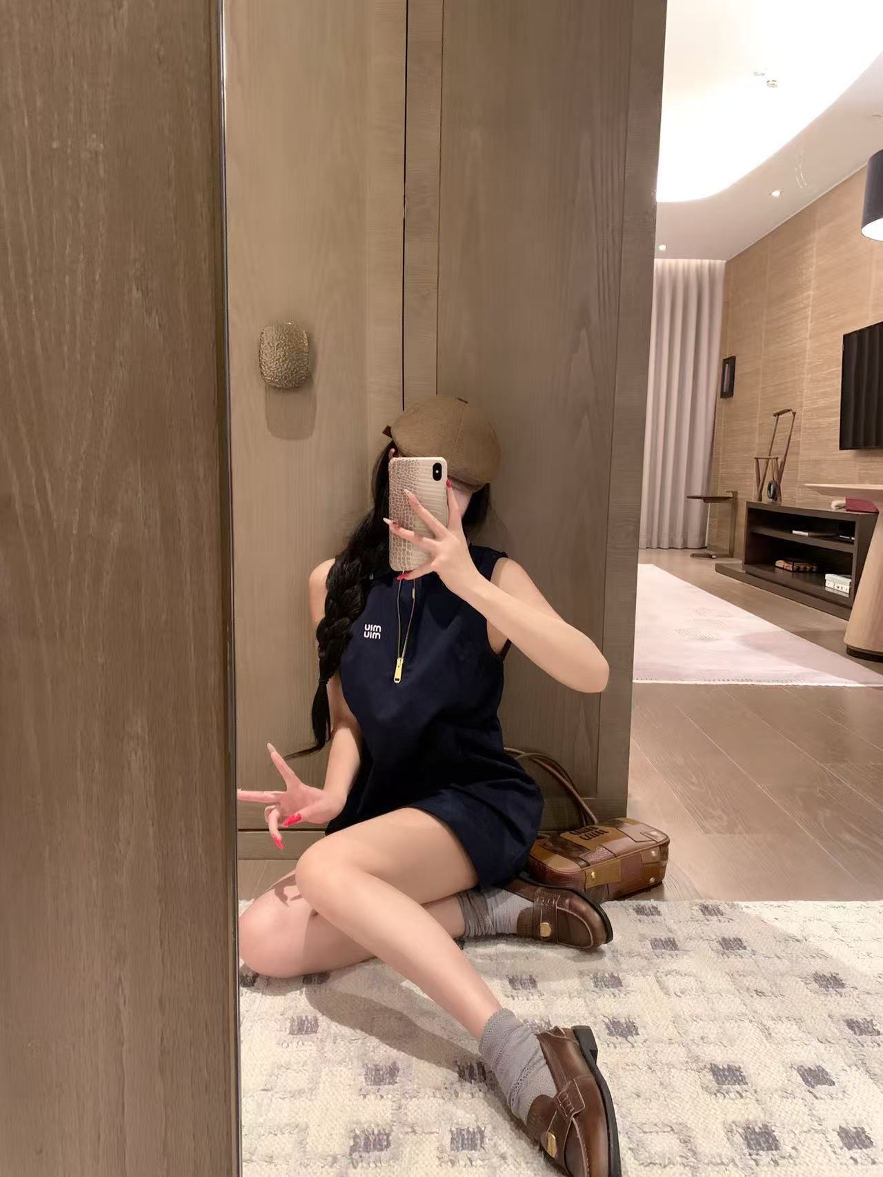 M1UM1U レター ノースリーブ ドレス【50％割引+送料無料】