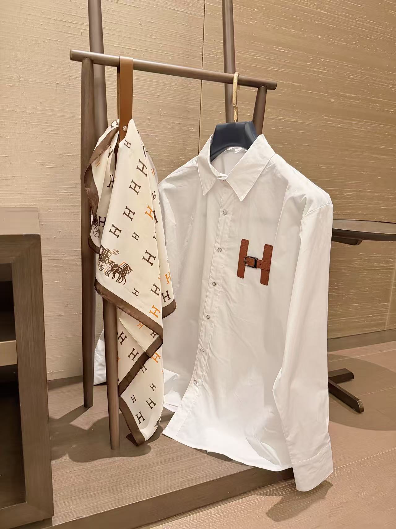 HERME5 スカーフ + シャツ【50％割引+送料無料】