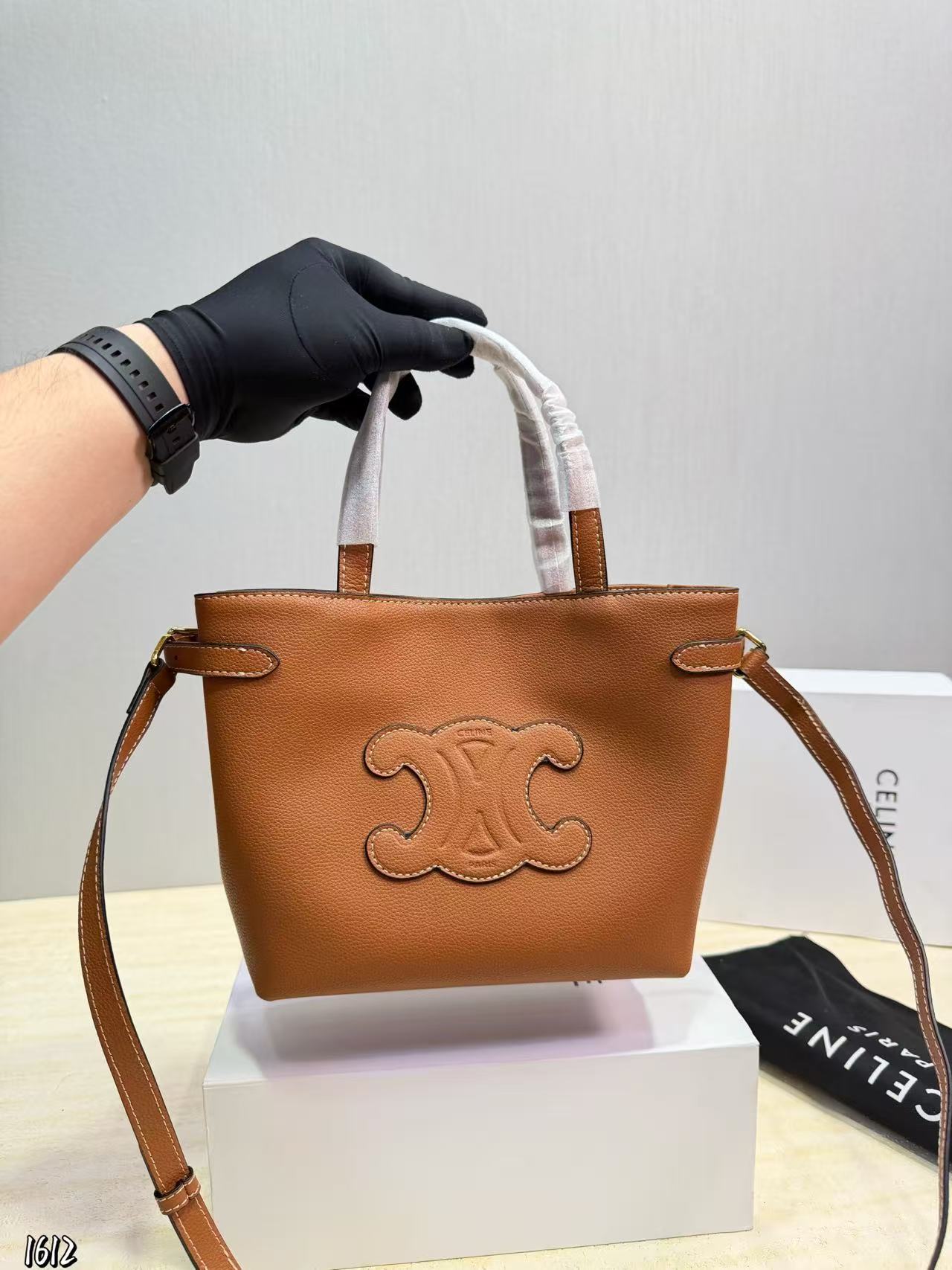 CEL1NE 凱旋門ハンドバッグ【50％割引+送料無料】