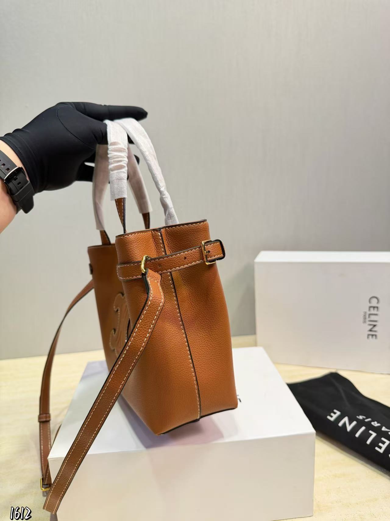 CEL1NE 凱旋門ハンドバッグ【50％割引+送料無料】