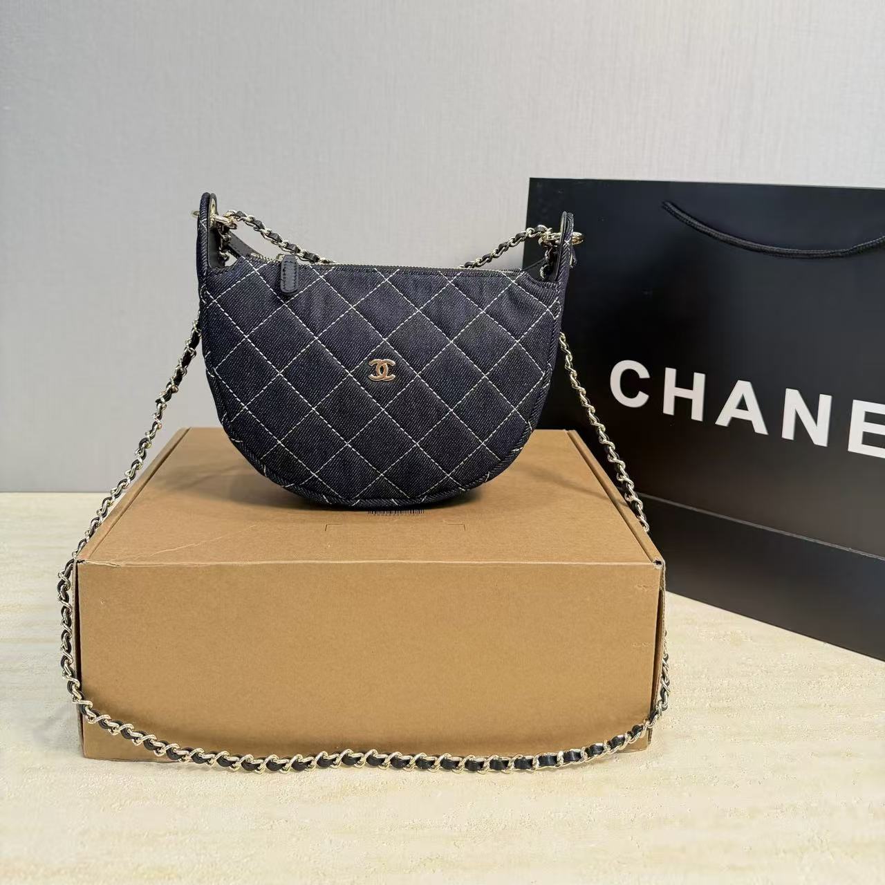 CHANE1 チェーンデニムハンドバッグ【50％割引+送料無料】