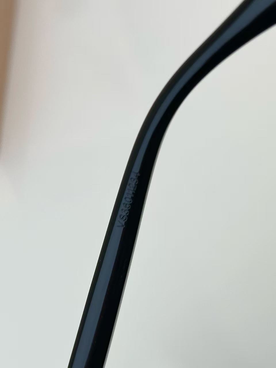 Versaceミニマリストサングラス【50％割引+送料無料】