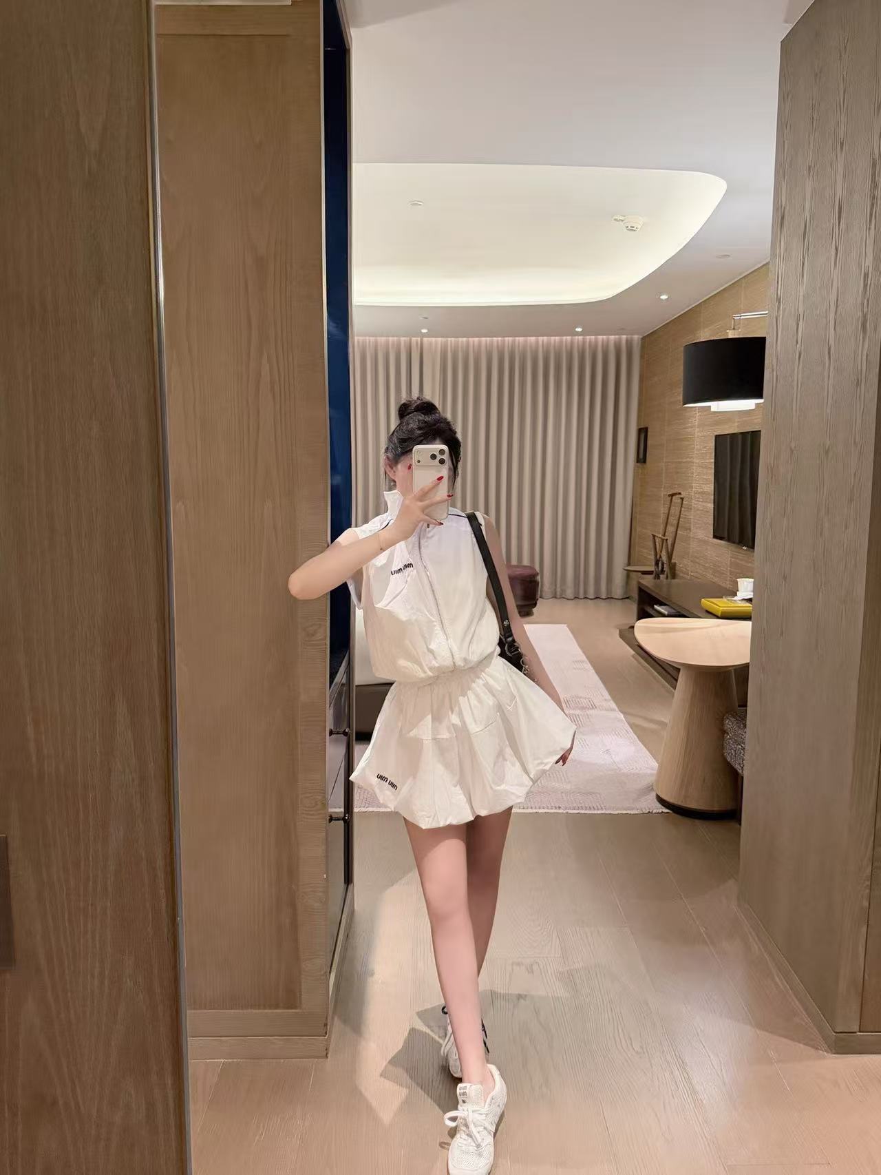 M1UM1U ジッパーベスト+スカート ツーピースセット【50％割引+送料無料】