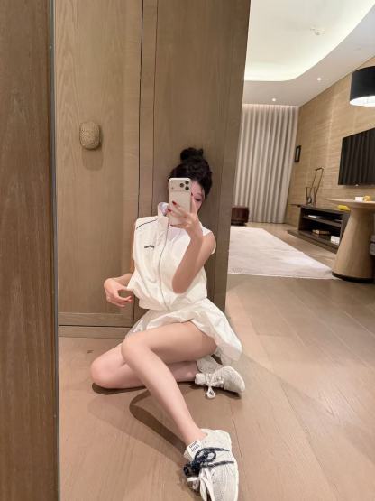 M1UM1U ジッパーベスト+スカート ツーピースセット【50％割引+送料無料】