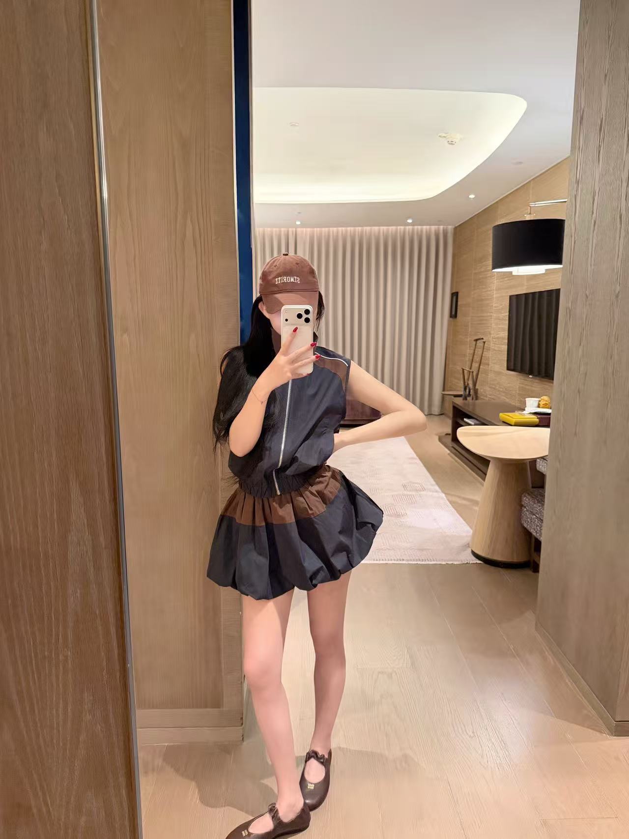 M1UM1U ジッパーベスト+スカート ツーピースセット【50％割引+送料無料】