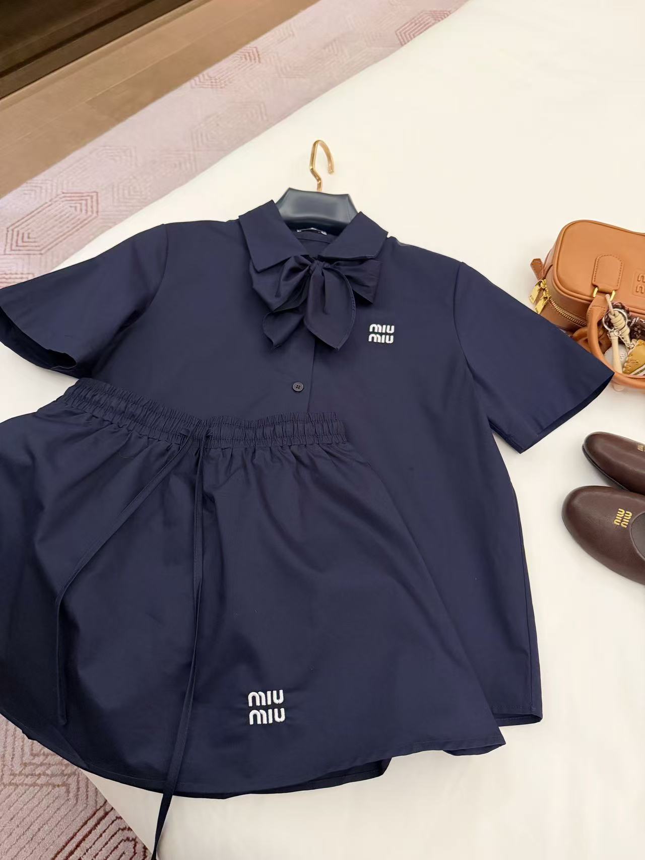 M1UM1U シャツ＋スカート ツーピースセット【50％割引+送料無料】