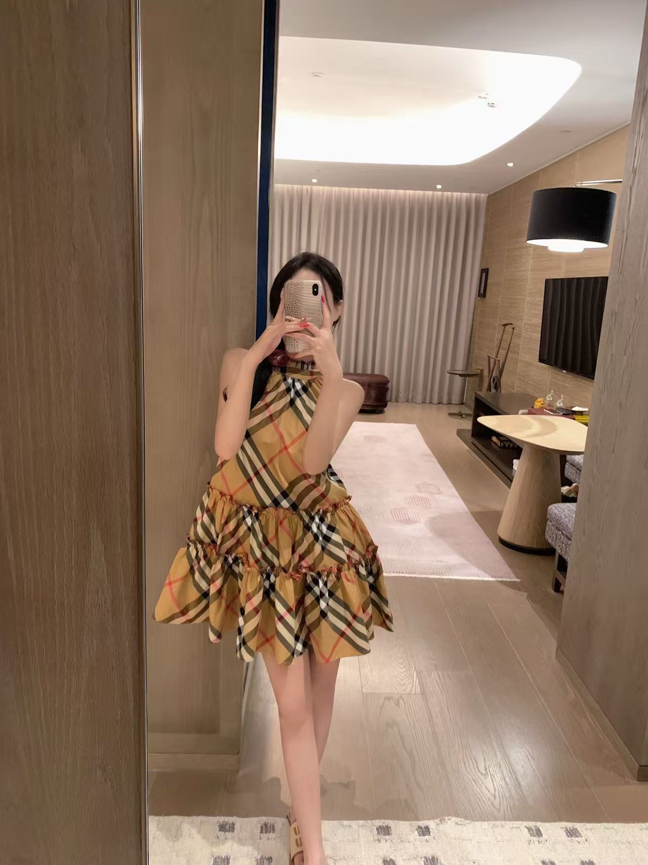 BUR8ERRY チェック柄ノースリーブドレス【50％割引+送料無料】