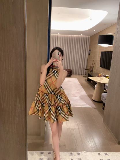 BUR8ERRY チェック柄ノースリーブドレス【50％割引+送料無料】