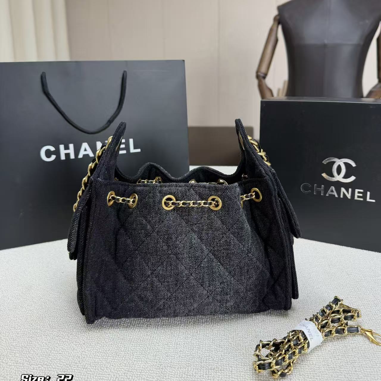 CHANE1 デニムチェーンショルダーバッグ【50％割引+送料無料】