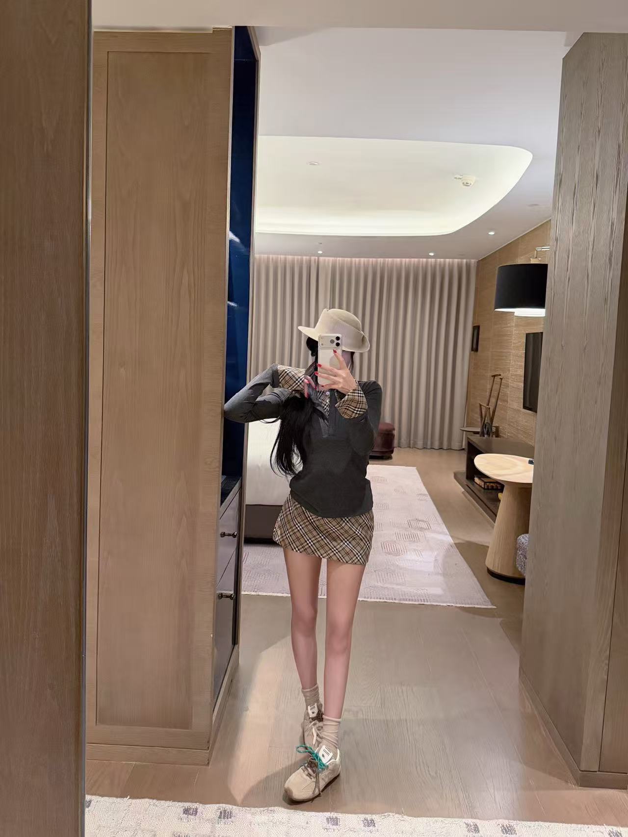 BUR8ERRY 刺繍チェック柄トップス＆スカート ツーピースセット【50％割引+送料無料】