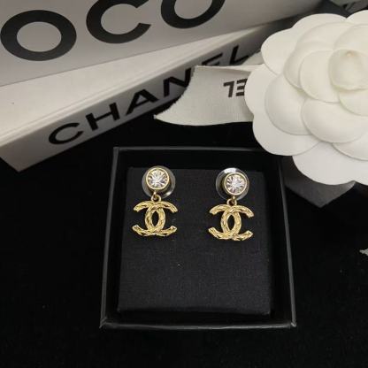 CHANE1 ダブルC ダイヤモンド スタッドピアス【50％割引+送料無料】