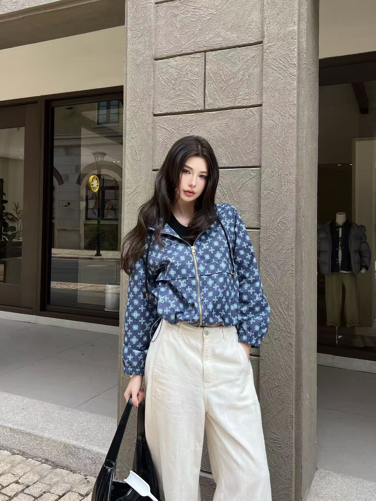 LVの高品質プリントフード付きジャケット【50％割引+送料無料】