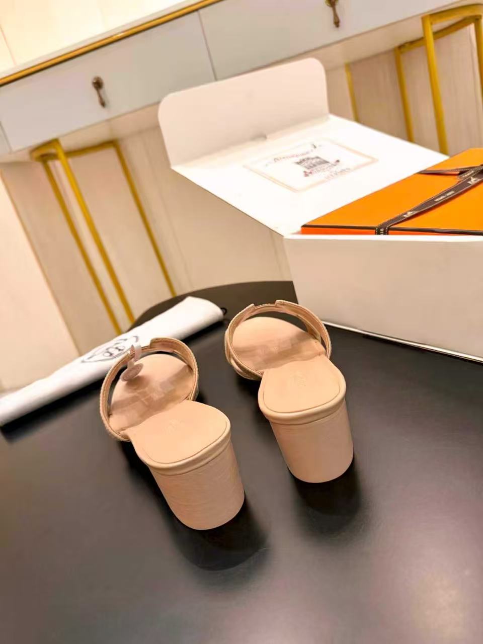 HERME5 高品質Hローヒールシューズ【50％割引+送料無料】