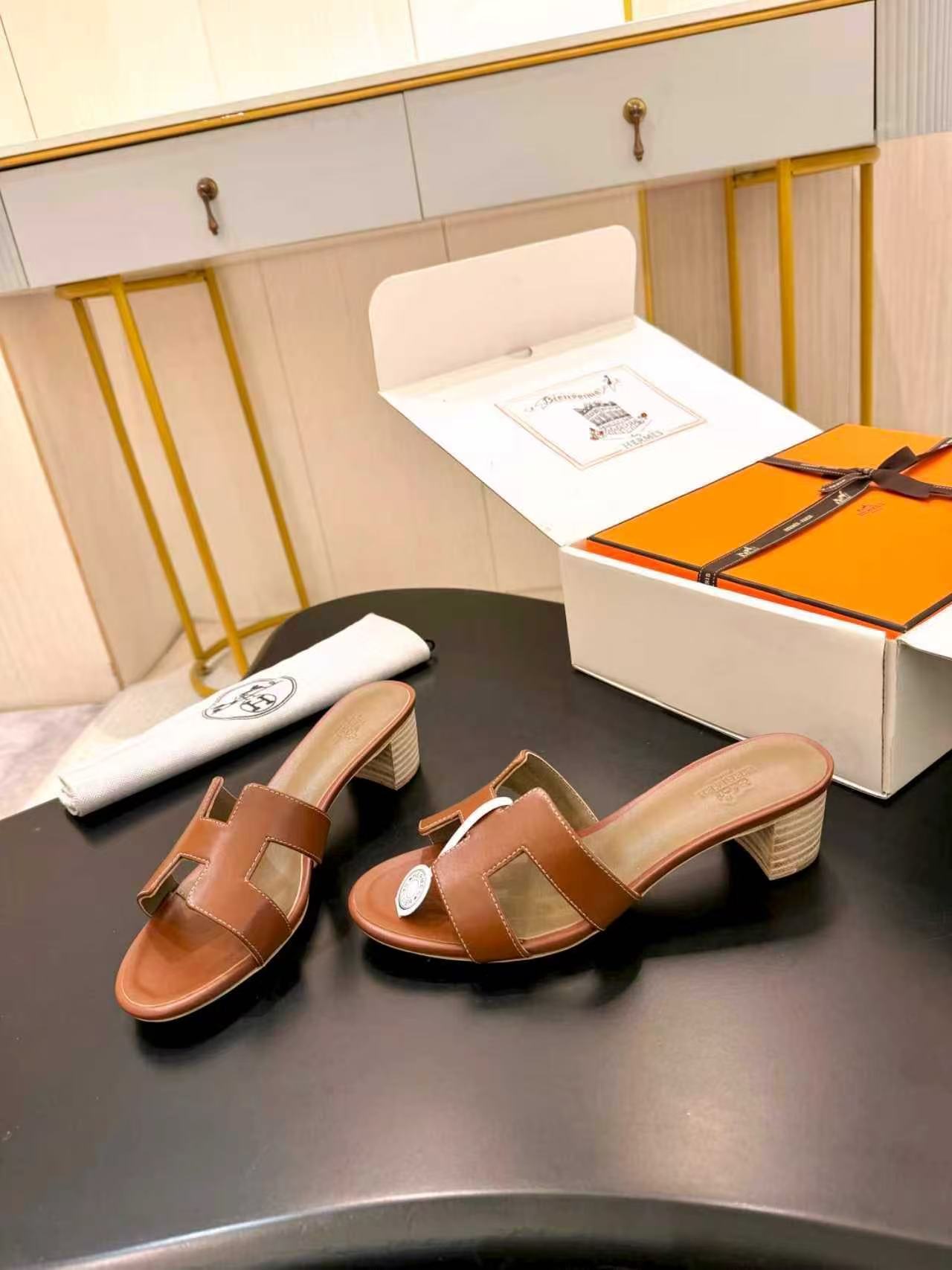 HERME5 高品質Hローヒールシューズ【50％割引+送料無料】