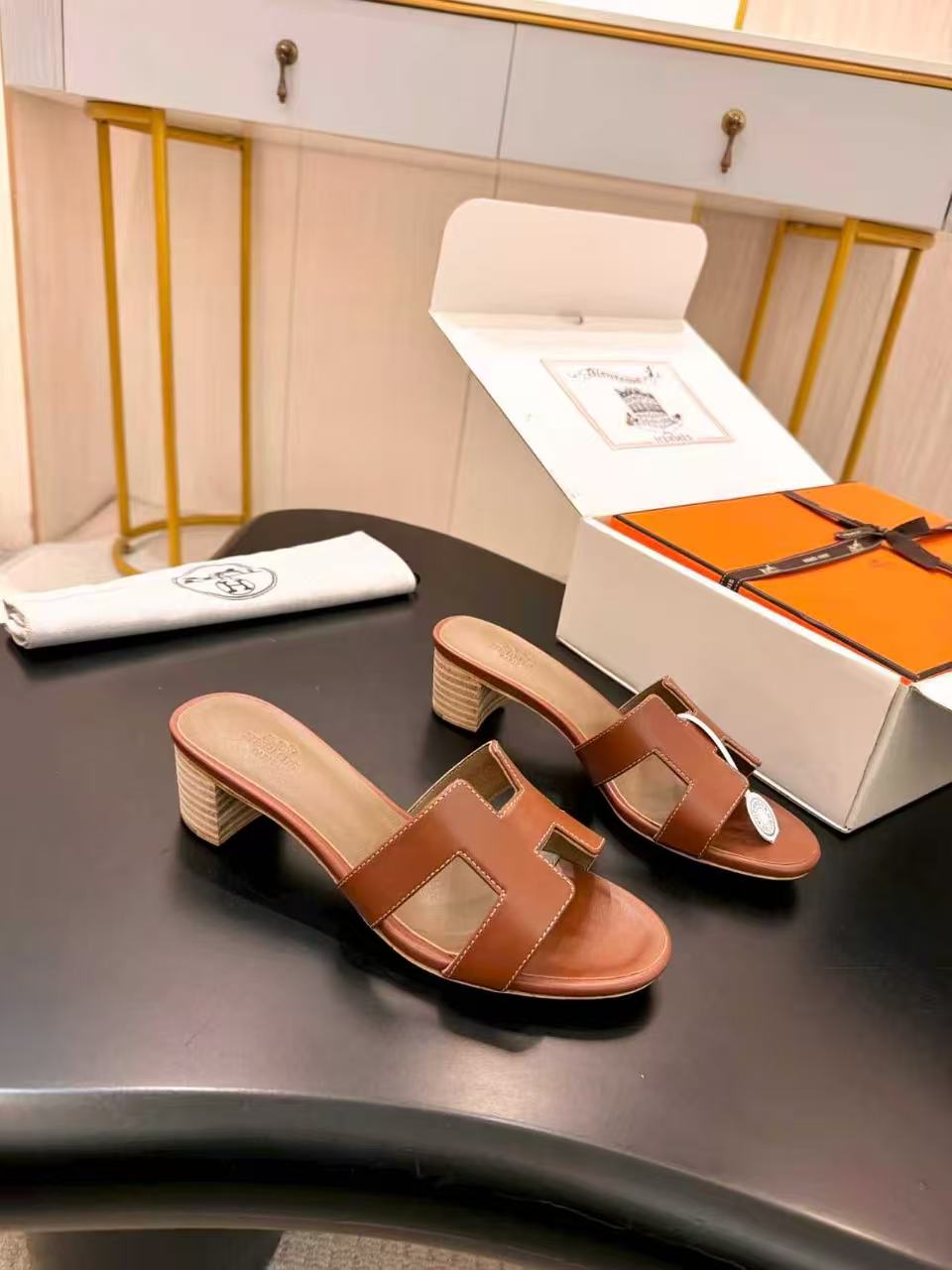 HERME5 高品質Hローヒールシューズ【50％割引+送料無料】