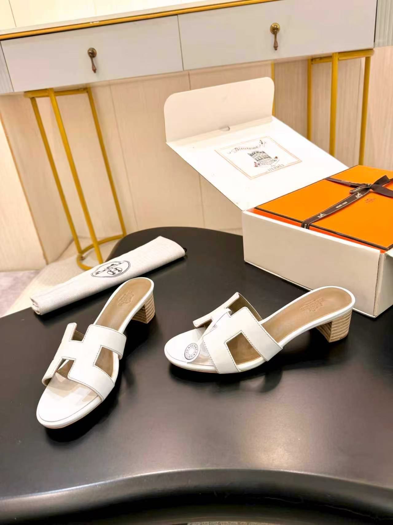 HERME5 高品質Hローヒールシューズ【50％割引+送料無料】