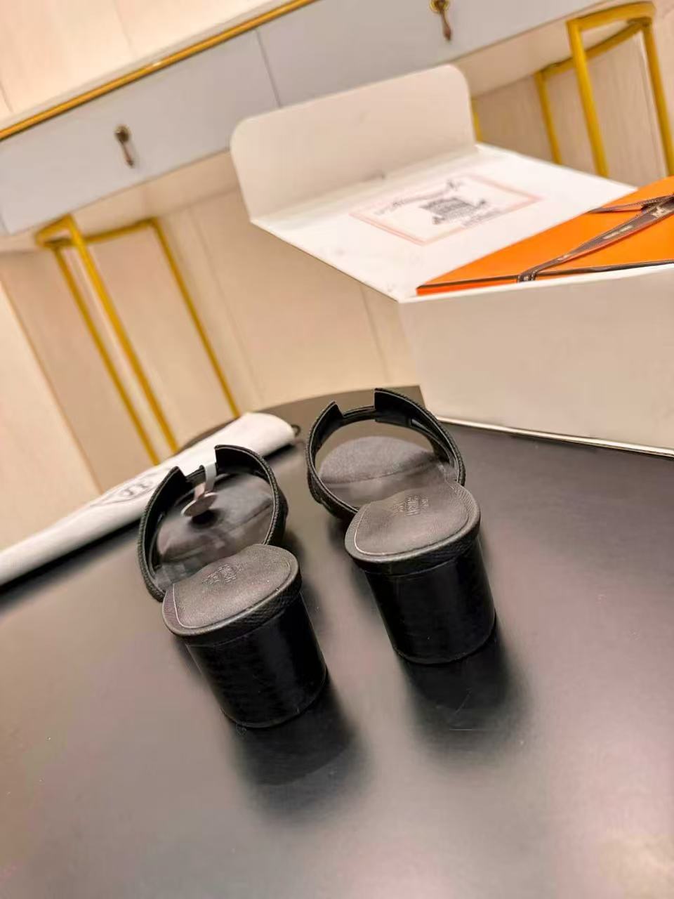 HERME5 高品質Hローヒールシューズ【50％割引+送料無料】