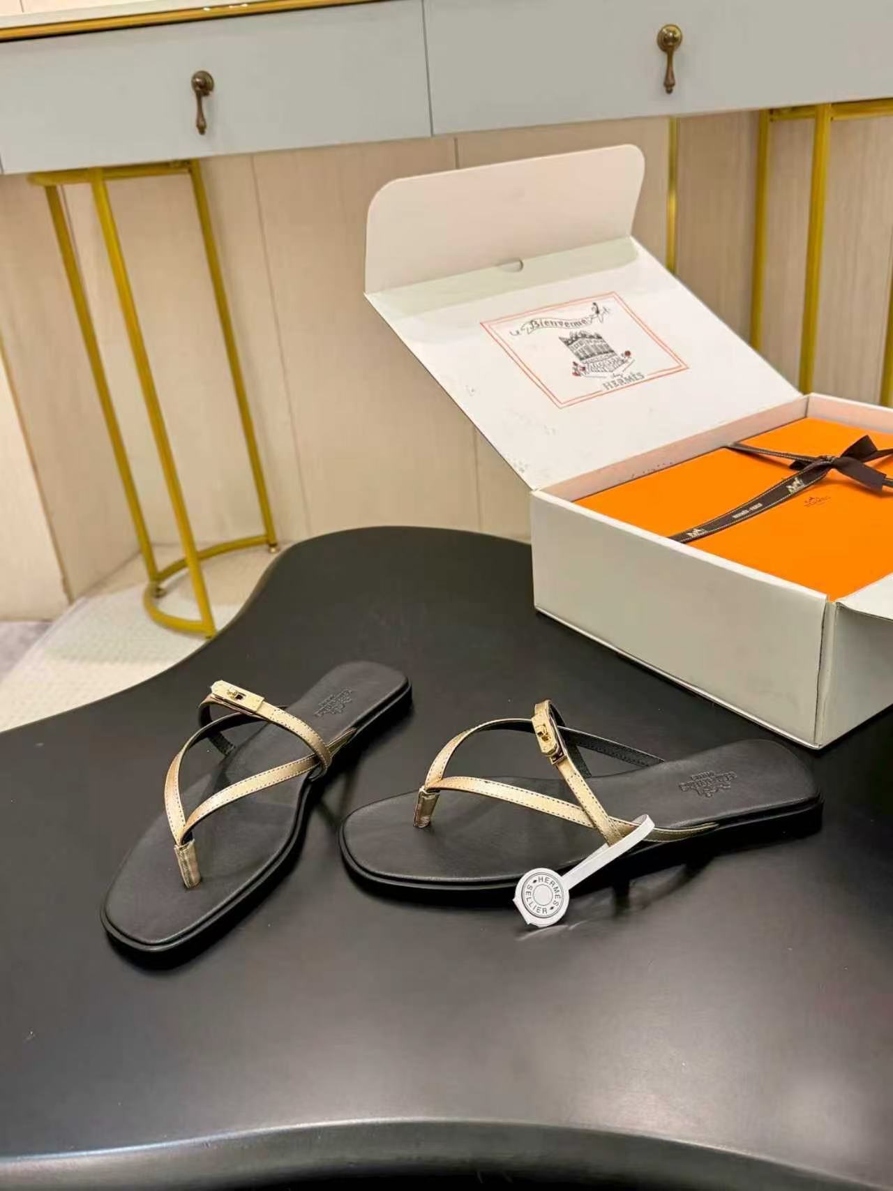 HERME5 高品質ケリーバックル フリップフロップ【50％割引+送料無料】