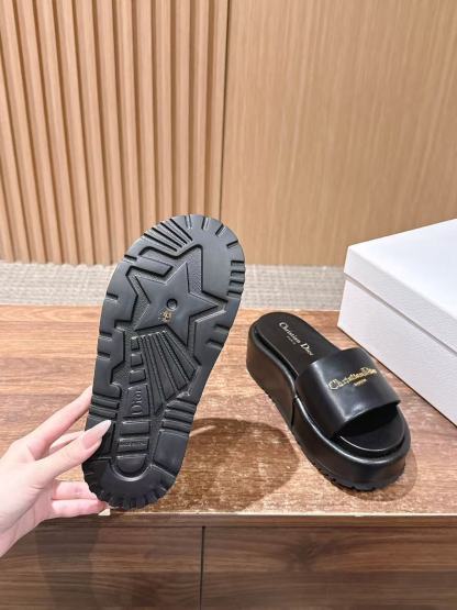 DIORの高品質プラットフォームスリッパ【50％割引+送料無料】