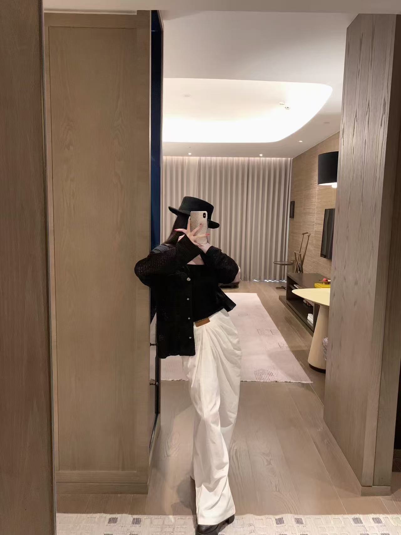 CEL1NE 凱旋門レースブラウス【50％割引+送料無料】