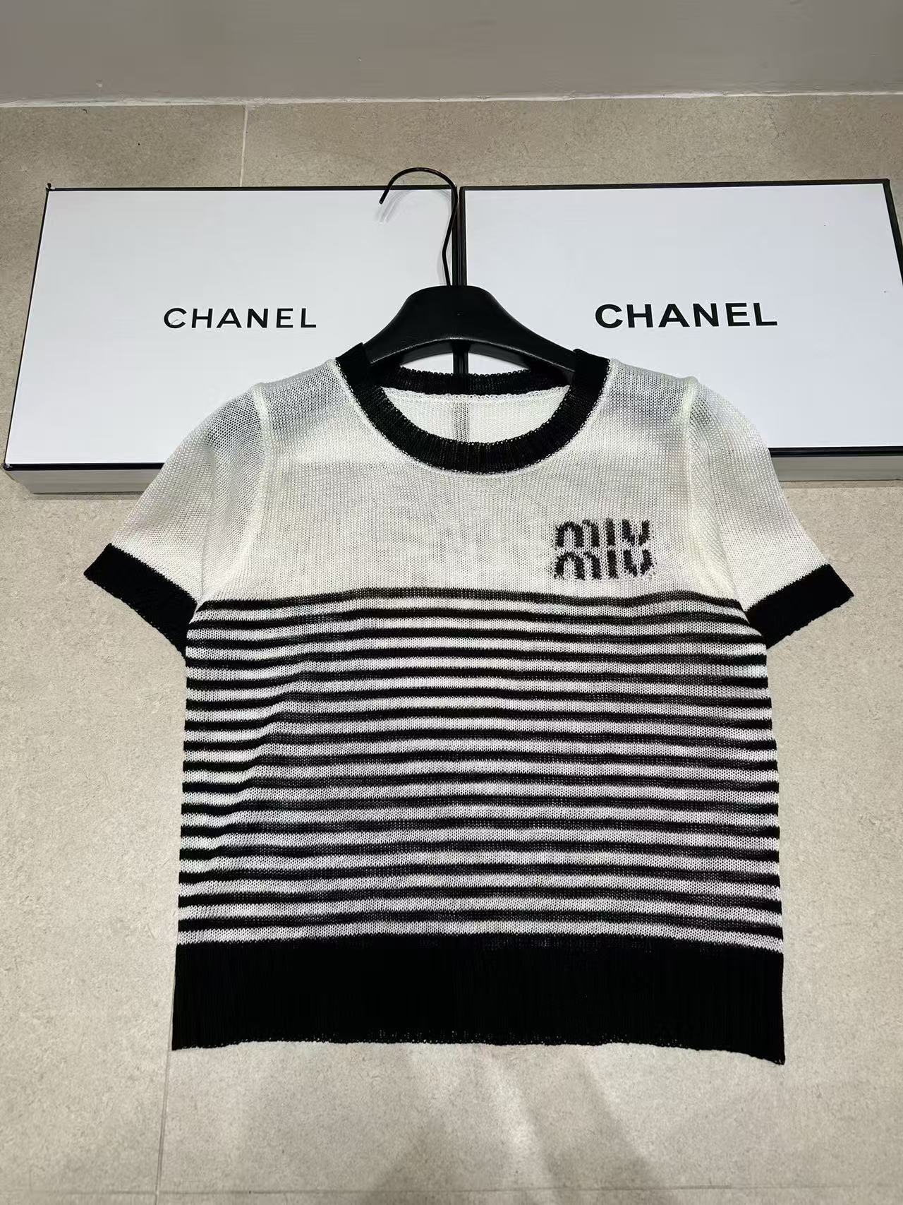 M1UM1U カラーブロック ストライプ セーター【50％割引+送料無料】