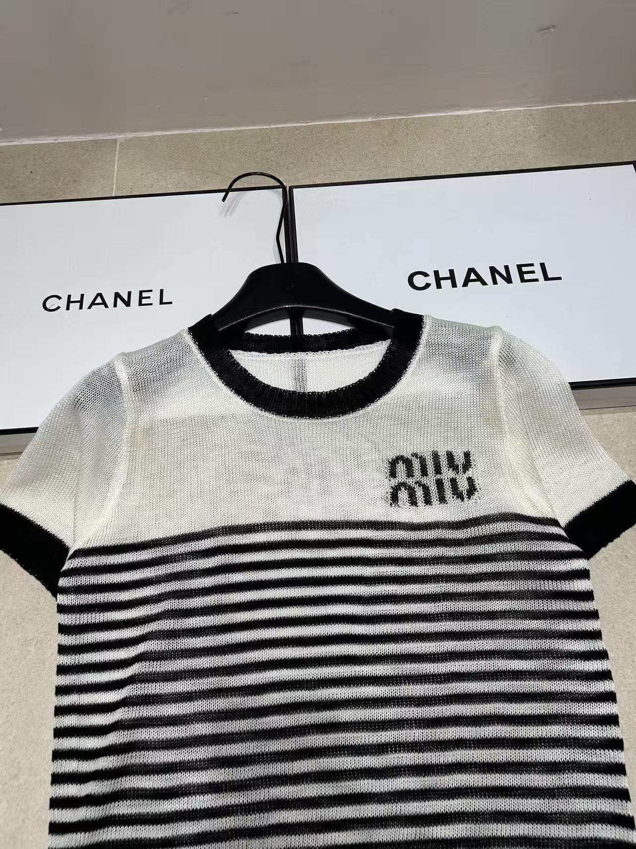 M1UM1U カラーブロック ストライプ セーター【50％割引+送料無料】