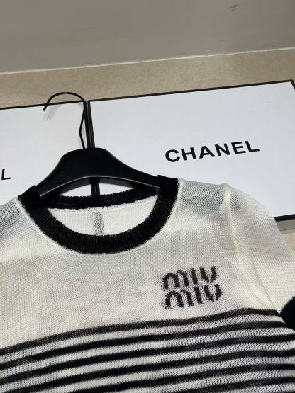 M1UM1U カラーブロック ストライプ セーター【50％割引+送料無料】