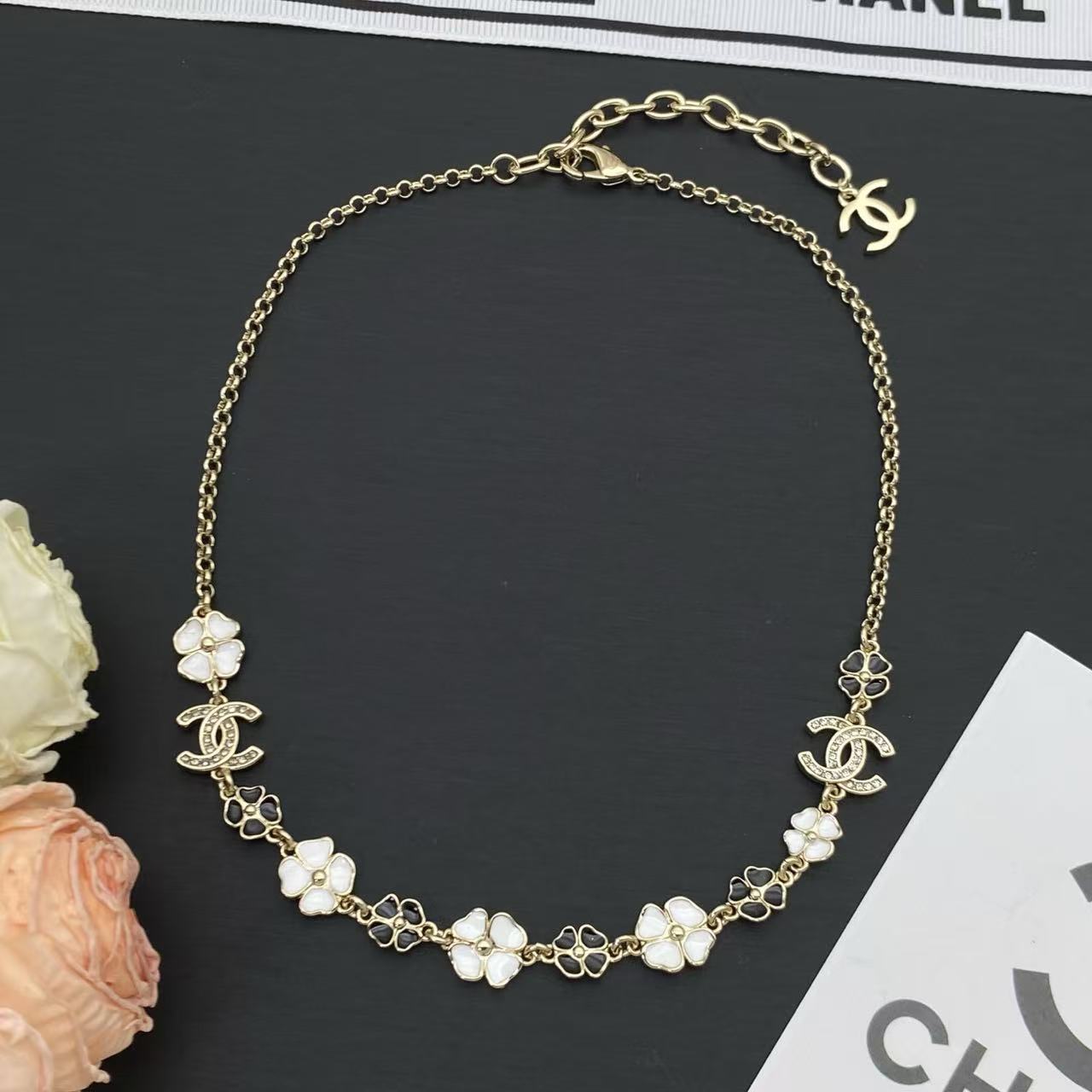 CHANE1 フローラル ダブルC ネックレス【50％割引+送料無料】