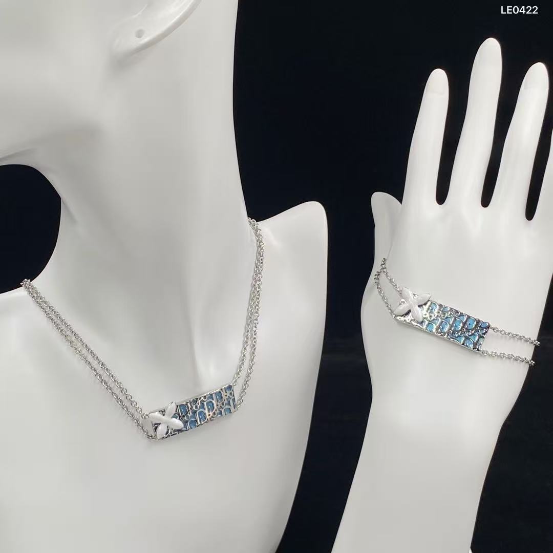 DIOR 四つ葉のクローバー ブレスレット + ネックレス 2点セット【50％割引+送料無料】