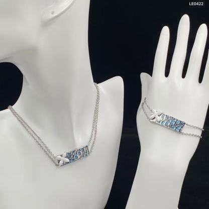 DIOR 四つ葉のクローバー ブレスレット + ネックレス 2点セット【50％割引+送料無料】