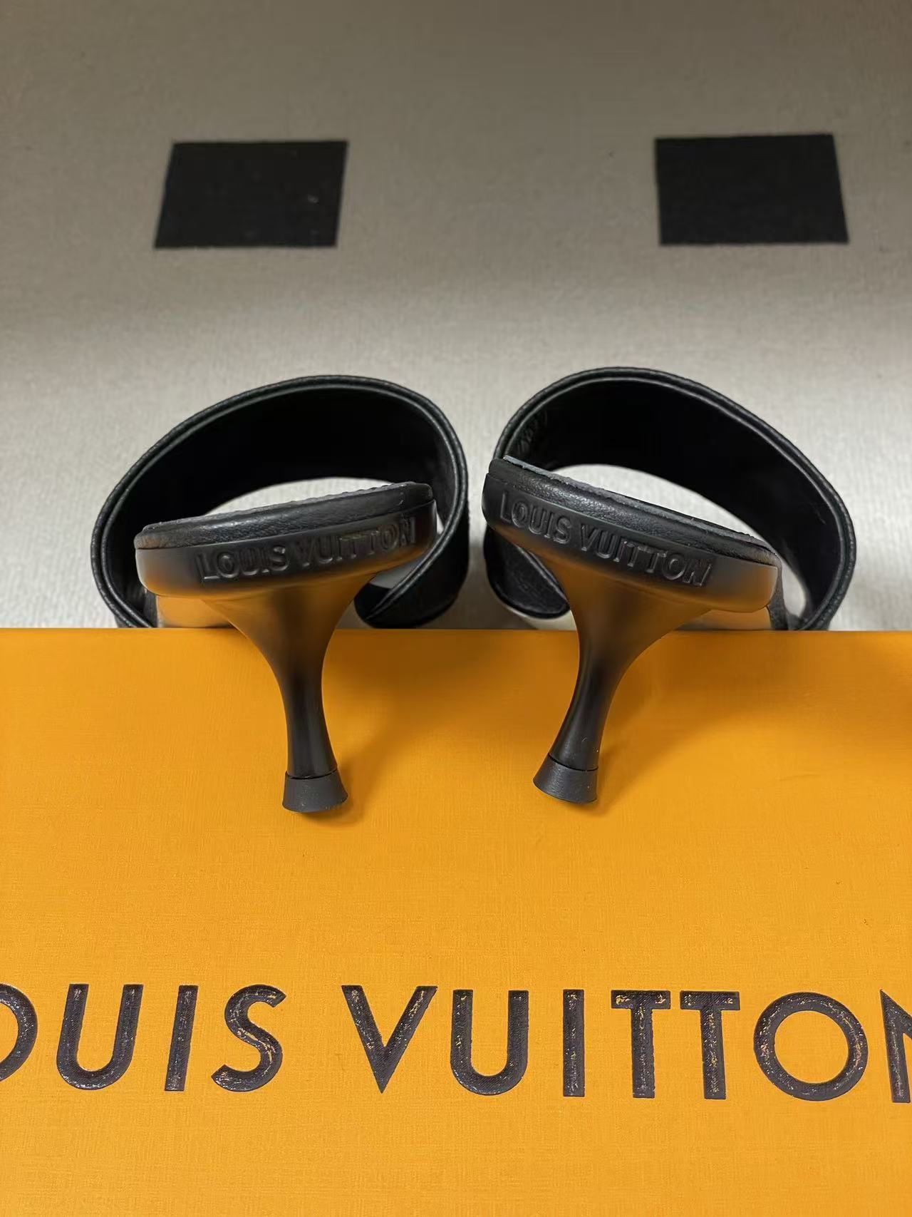 LVの高品質な四つ葉のクローバービーズハイヒール【50％割引+送料無料】