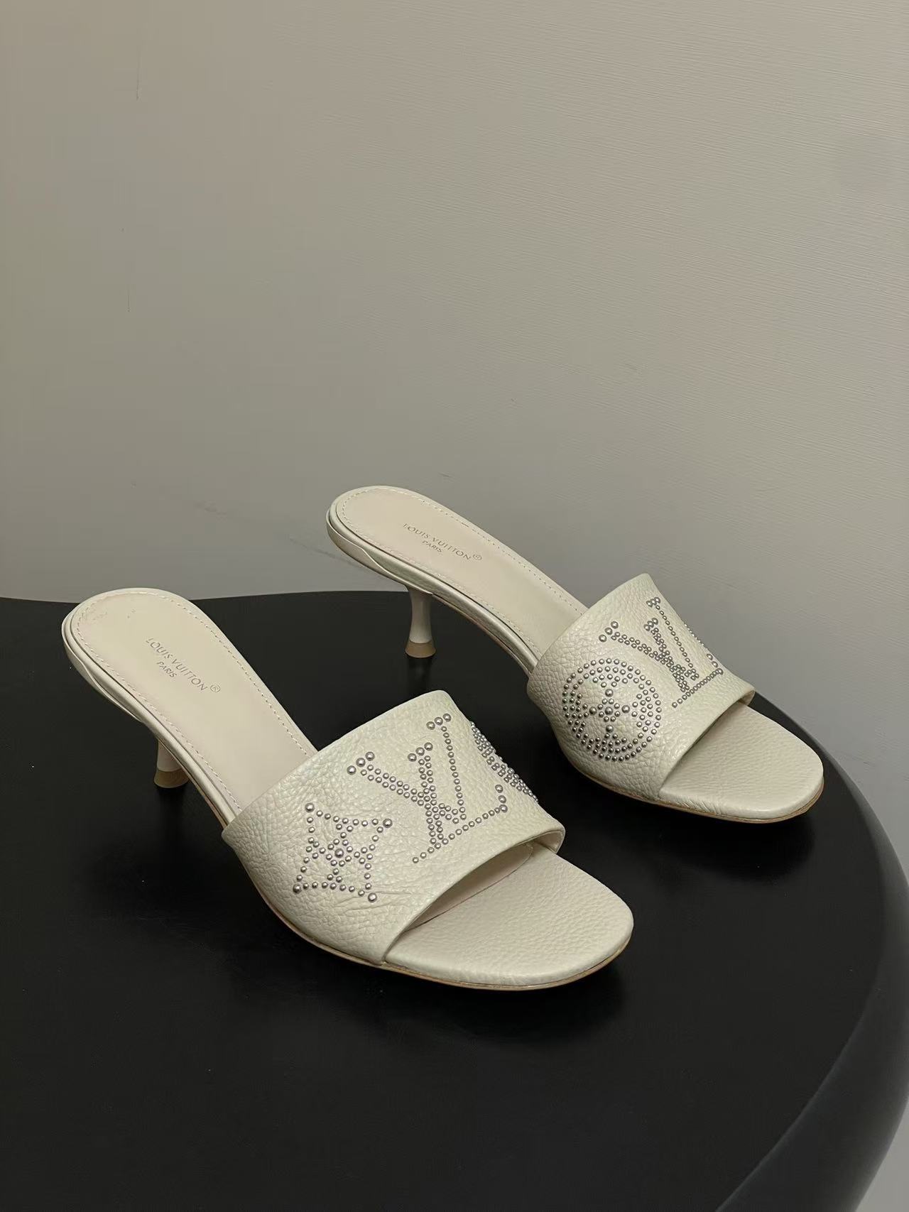 LVの高品質な四つ葉のクローバービーズハイヒール【50％割引+送料無料】