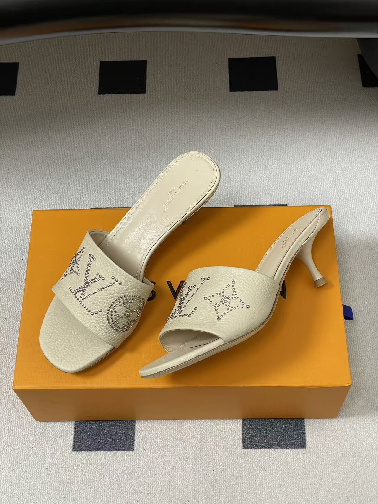 LVの高品質な四つ葉のクローバービーズハイヒール【50％割引+送料無料】