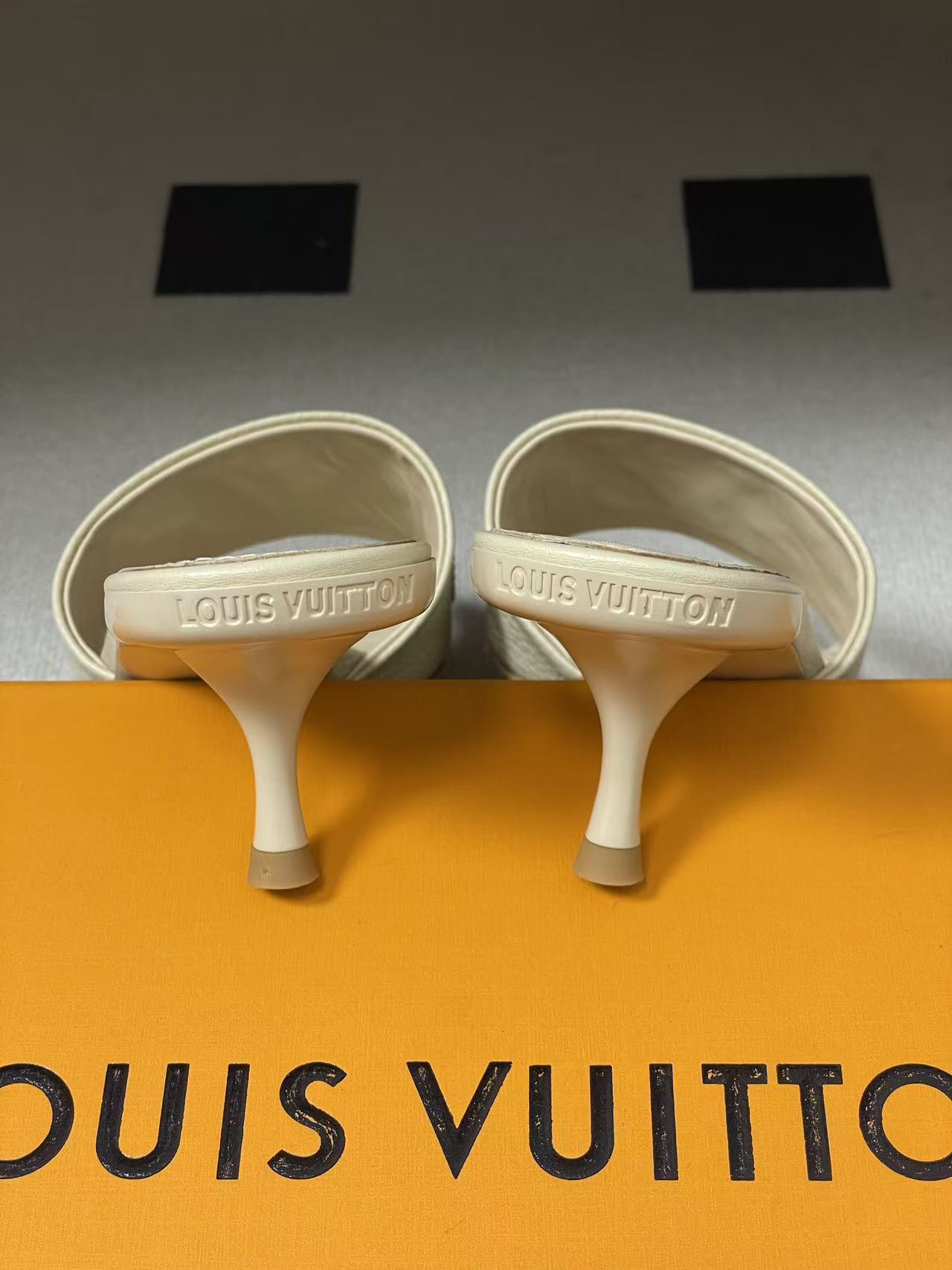 LVの高品質な四つ葉のクローバービーズハイヒール【50％割引+送料無料】