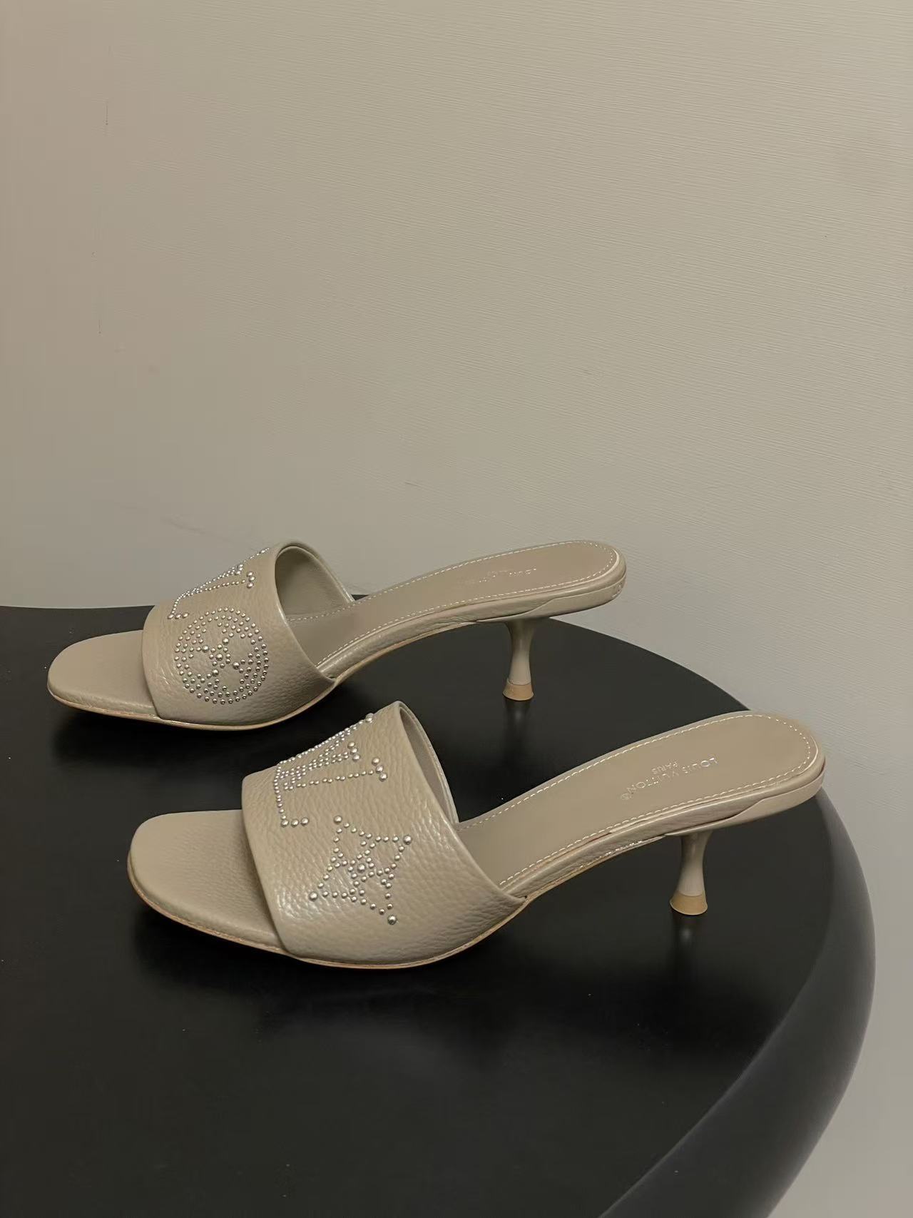 LVの高品質な四つ葉のクローバービーズハイヒール【50％割引+送料無料】