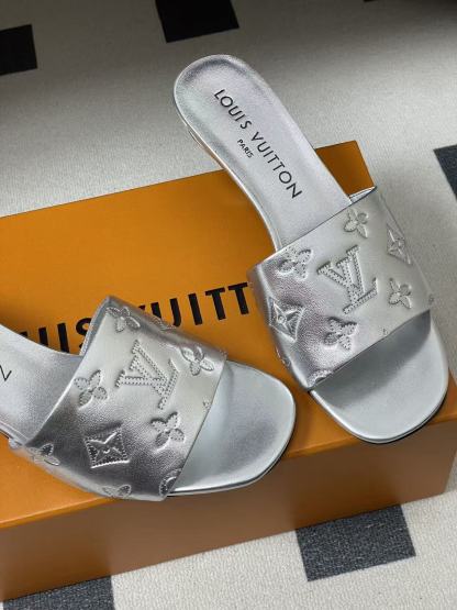 LVの高品質四つ葉のクローバーローヒールシューズ【50％割引+送料無料】