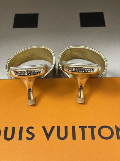 LVの高品質四つ葉のクローバーローヒールシューズ【50％割引+送料無料】