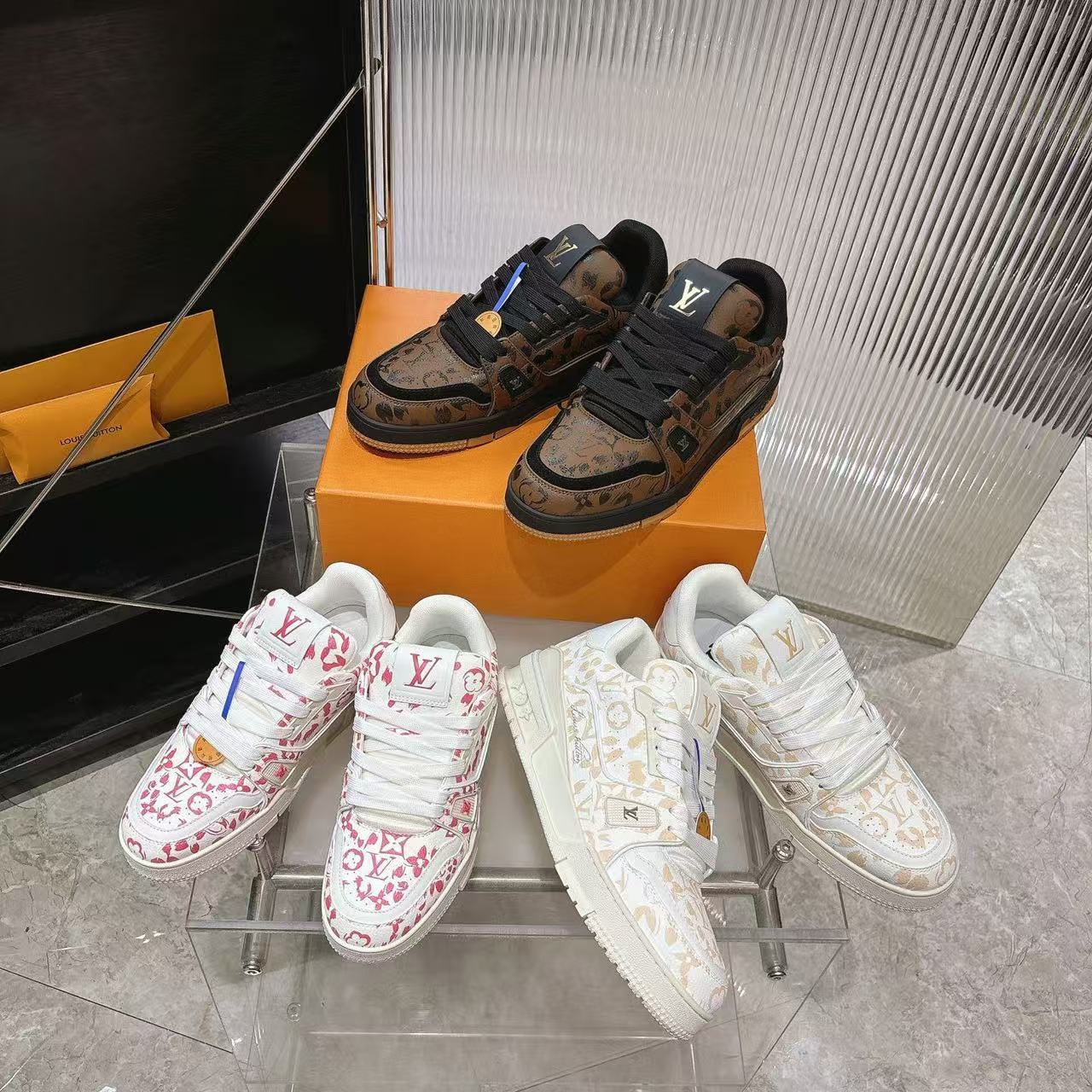 LVの高品質プリントカジュアルシューズ【50％割引+送料無料】