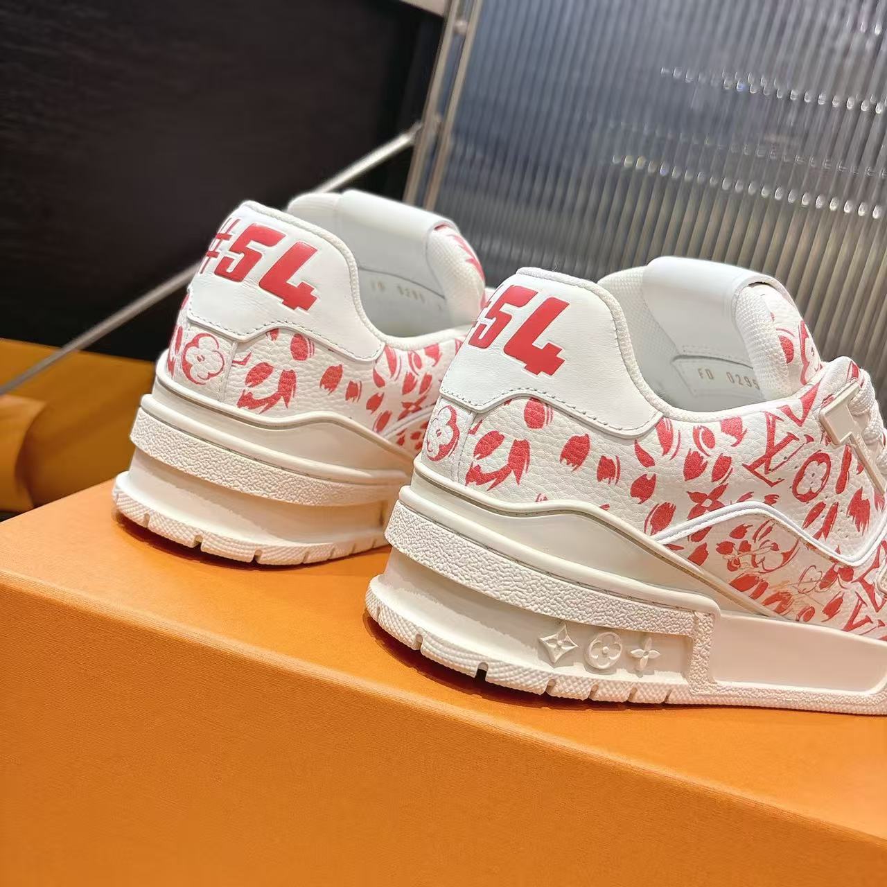 LVの高品質プリントカジュアルシューズ【50％割引+送料無料】