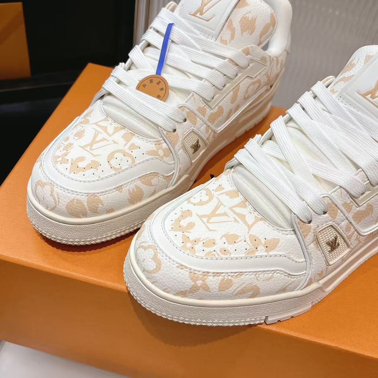 LVの高品質プリントカジュアルシューズ【50％割引+送料無料】