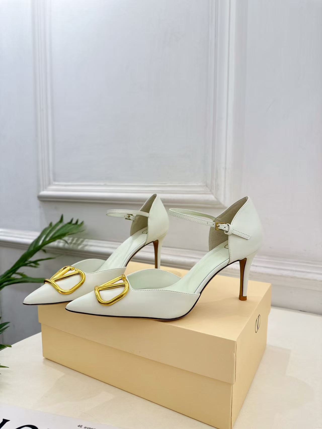 VALENT1NO 高品質ポインテッドトゥハイヒール【50％割引+送料無料】