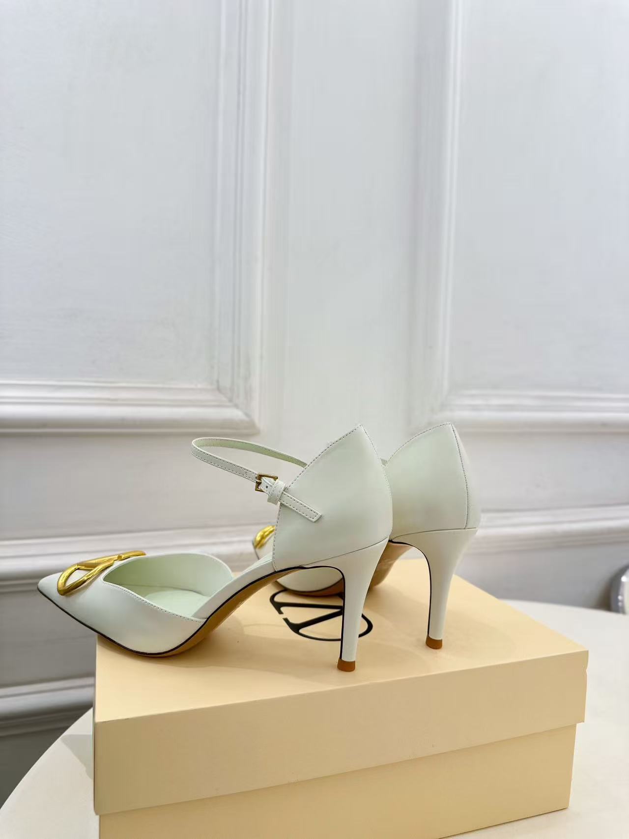 VALENT1NO 高品質ポインテッドトゥハイヒール【50％割引+送料無料】