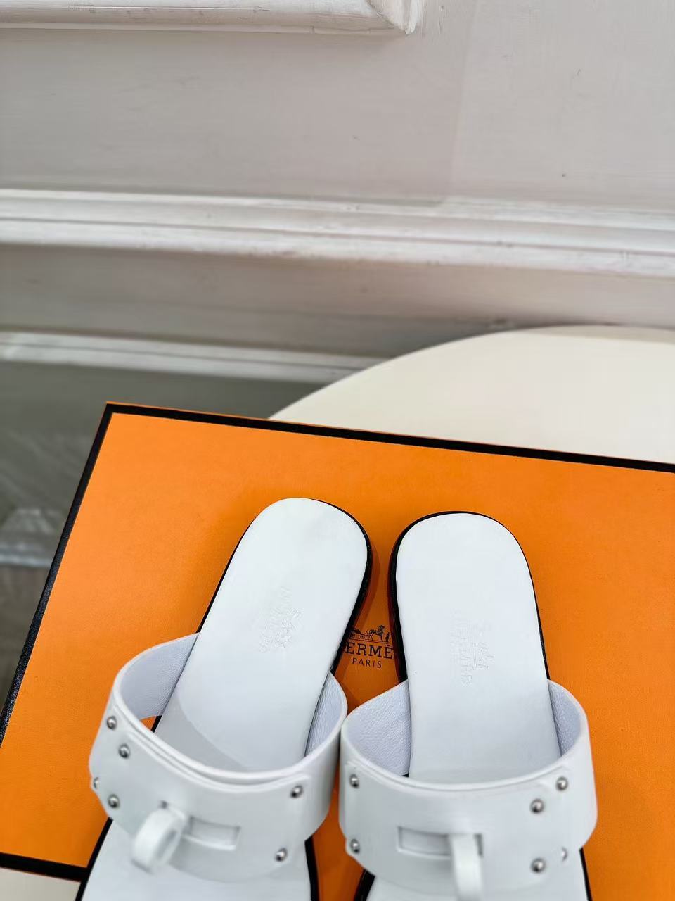 HERME5 高品質レザー フリップフロップ【50％割引+送料無料】