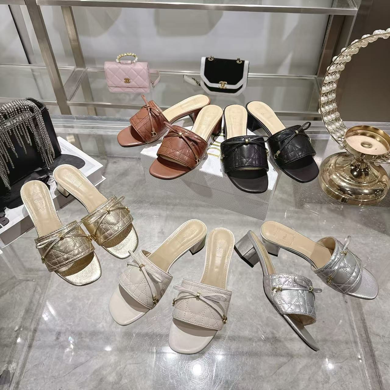 LVの高品質レースアップラムスキンローヒールシューズ【50％割引+送料無料】