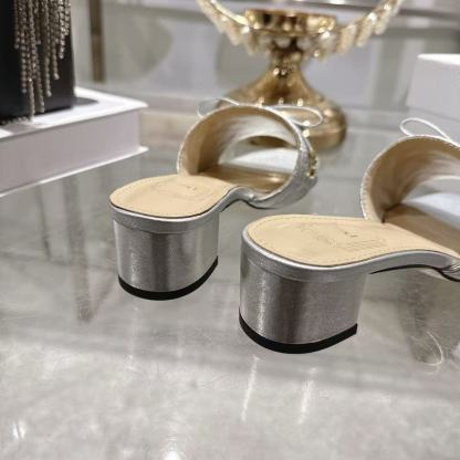 LVの高品質レースアップラムスキンローヒールシューズ【50％割引+送料無料】